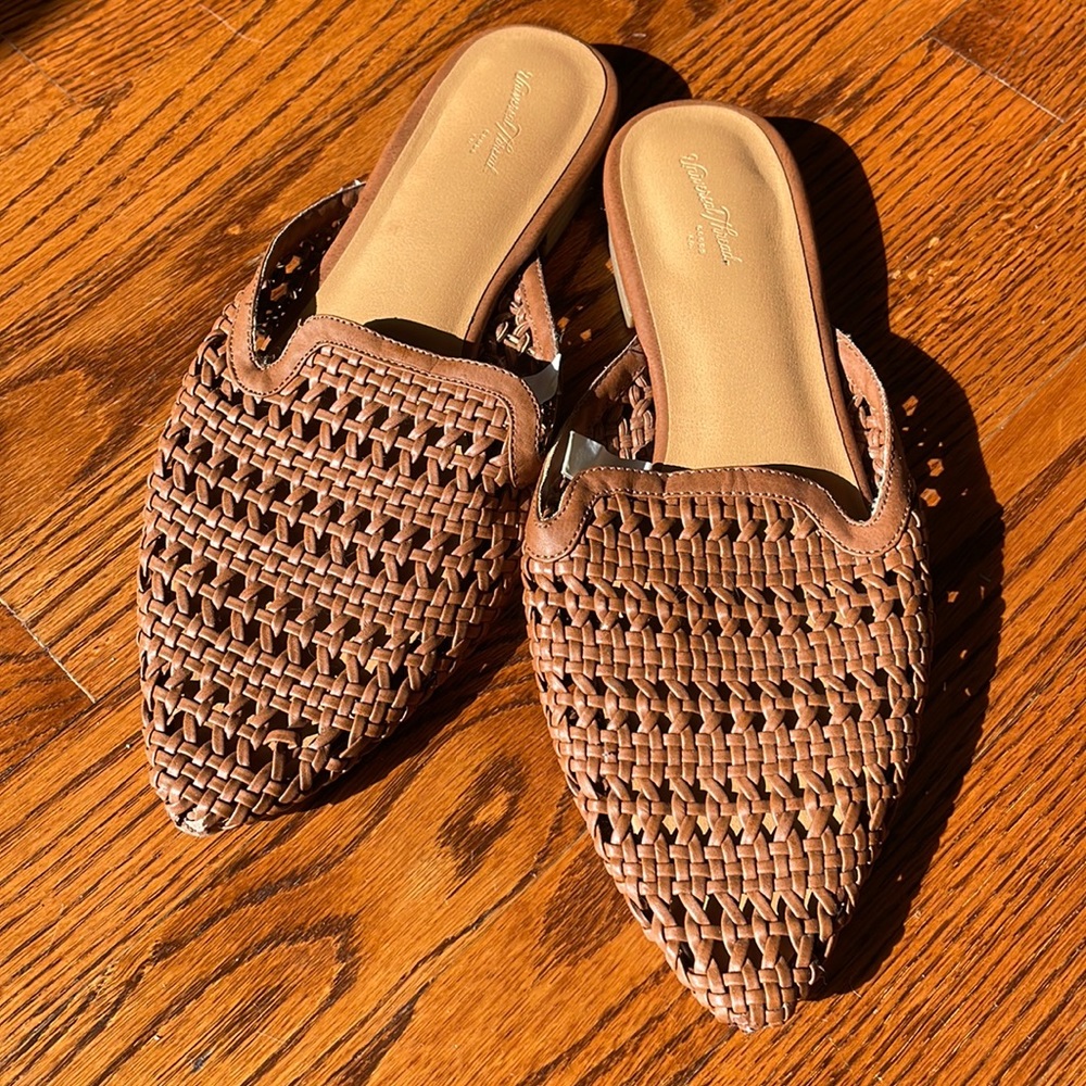 Woven Camel Slides